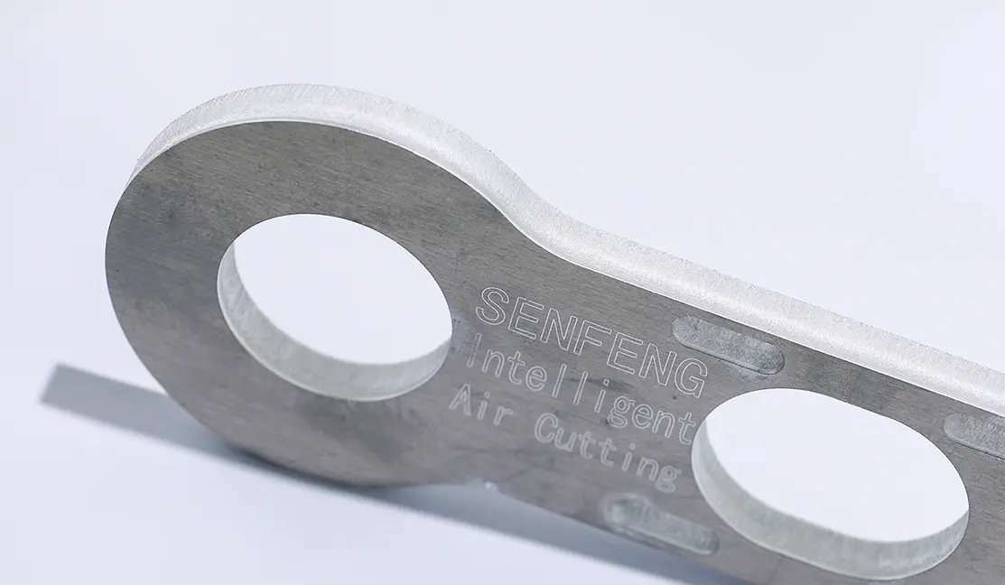 Vzorek řezu hliníku 12 mm stlačeným vzduchem